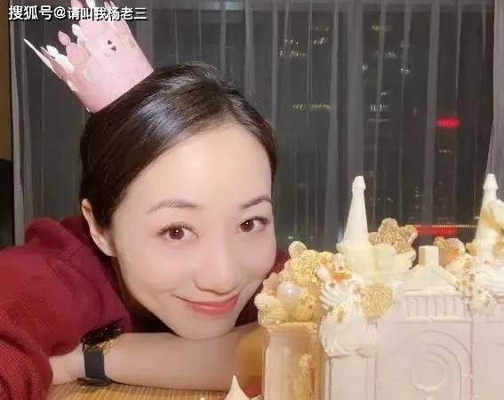 最新娱乐明星情感爆料,明星恋情反转，真相揭秘！